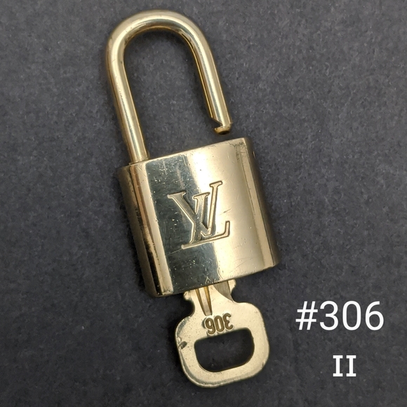 Authentic Louis Vuitton Key and Lock #306🔓 ɪɪ